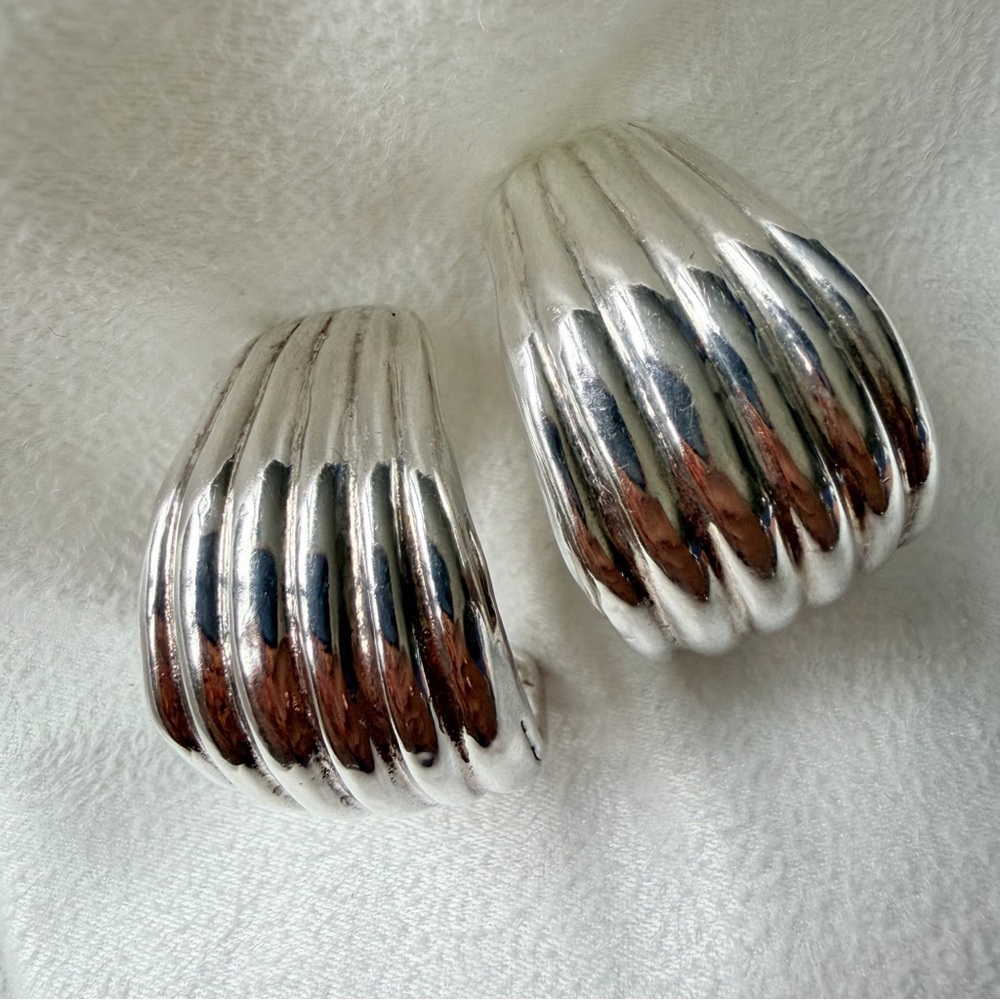 Classic Design Oversized Ribbed Sterling Silver 925 Earrings